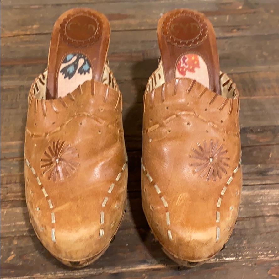 Cyd Clogs